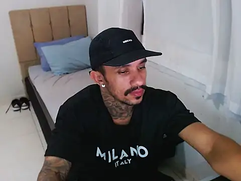 Snapshot of lipegonzalezz chatting on 02.12.26 lipegonzalezz online show from 02.12.26