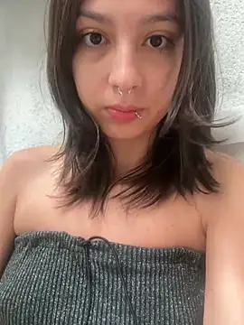 Maiden hot online show from 01.12.26