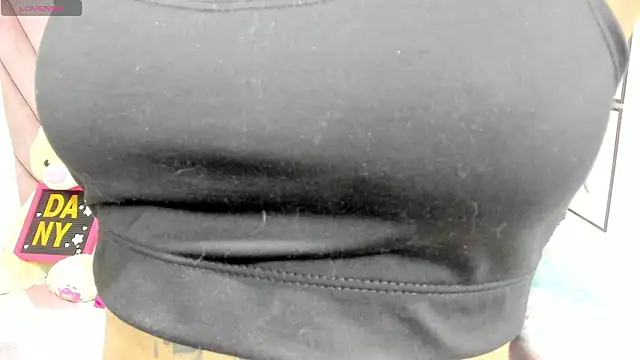 danibellucii  online show from 03.06.26