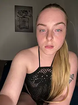 Bayleighjohnson18 online show from 03.05.26
