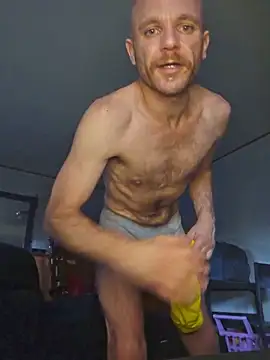 Snapshot of FrankieFuckMe chatting on 05.18.26 FrankieFuckMe online show from 05.18.26