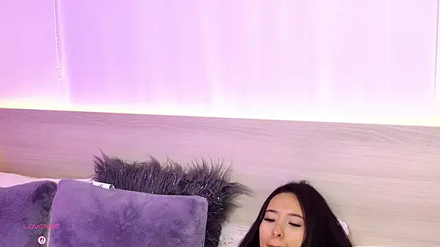 AliceeBloom online show from 04.30.26