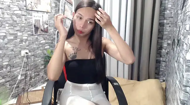 Snapshot of LOVELYMAYUMIE chatting on 02.26.25 LOVELYMAYUMIE online show from 02.26.25