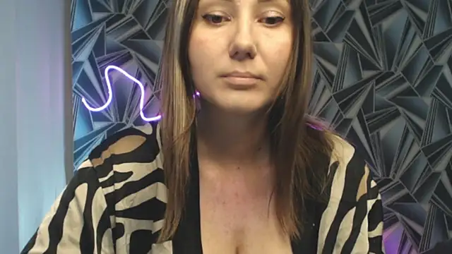 NikkiKiss    online show from 05.15.26