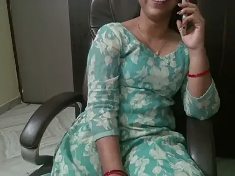 Snapshot of Adaa7 chatting on 04.19.26 Adaa7 online show from 04.19.26