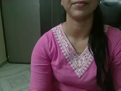 Snapshot of Adaa7 chatting on 05.28.26 Adaa7 online show from 05.28.26