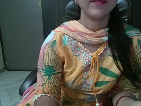 Snapshot of Adaa7 chatting on 06.12.26 Adaa7 online show from 06.12.26