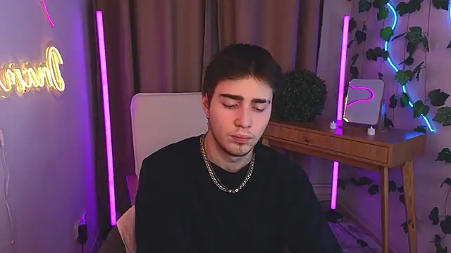 Snapshot of d3s_dn chatting on 02.25.26 d3s dn online show from 02.25.26