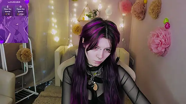 Ashley Veil online show from 05.12.26