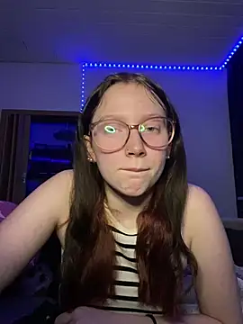 YoungLisaa18 online show from 02.05.26