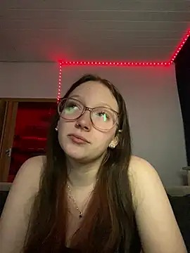 YoungLisaa18 online show from 03.03.26