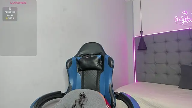 scarletcherry18 online show from 04.16.26