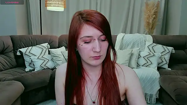 Snapshot of Polly_Sweet chatting on 02.07.26 Polly Sweet online show from 02.07.26