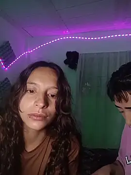 AlexxaAndRileyy online show from 06.05.26