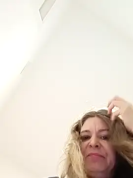 Didi2081 online show from 03.25.26