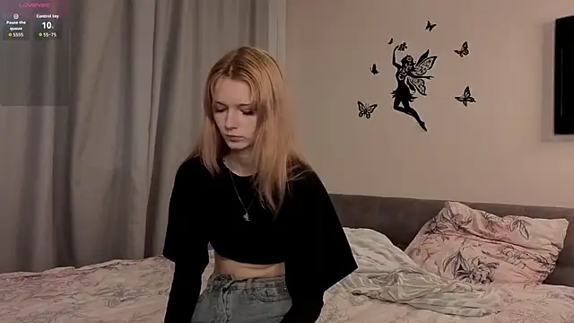 Snapshot of JuanaSumma chatting on 03.18.26 JuanaSumma online show from 03.18.26