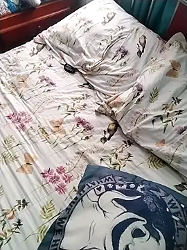 Snapshot of TWOLOVE16 chatting on 02.18.26 TWOLOVE16 online show from 02.18.26