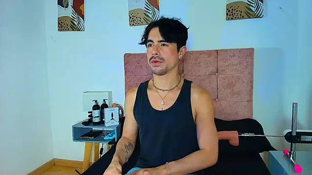 Snapshot of Ethan_Briggs_ chatting on 02.05.26 Ethan Briggs online show from 02.05.26