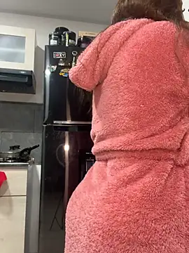 Snapshot of Pretty__Milf chatting on 02.27.26 Pretty Milf online show from 02.27.26