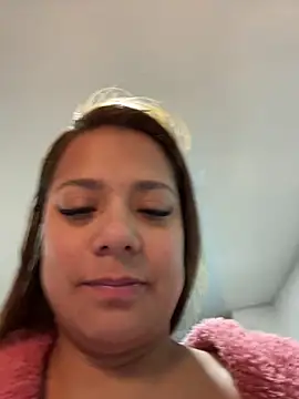 Pretty  Milf online show from 04.24.26