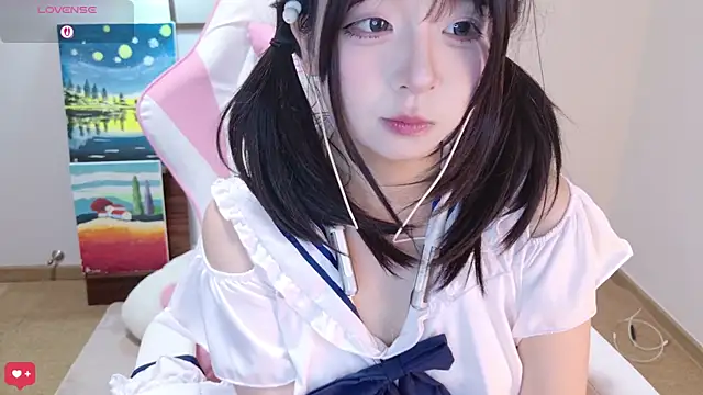 Snapshot of Qiqiiii-05 chatting on 06.25.26 Qiqiiii-05 online show from 06.25.26