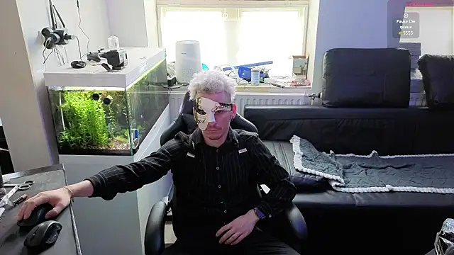 Snapshot of Rayzel_White chatting on 02.01.26 Rayzel White online show from 02.01.26