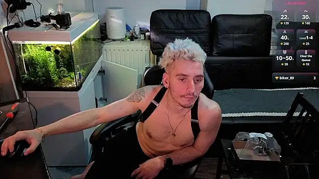 Snapshot of Rayzel_White chatting on 02.02.26 Rayzel White online show from 02.02.26