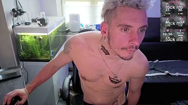 Snapshot of Rayzel_White chatting on 02.06.26 Rayzel White online show from 02.06.26