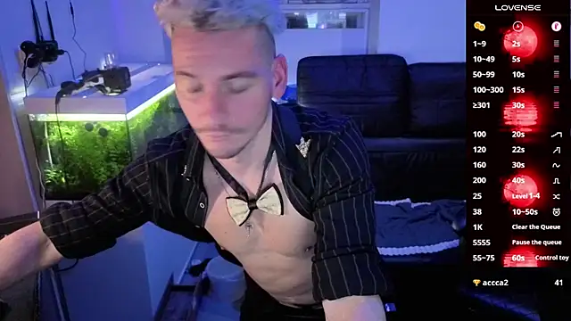 Snapshot of Rayzel_White chatting on 02.14.26 Rayzel White online show from 02.14.26