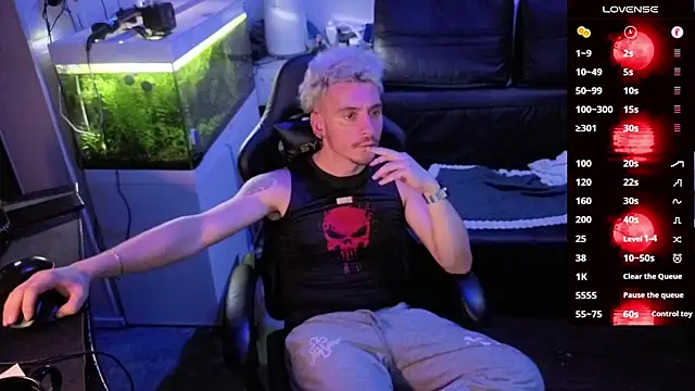 Snapshot of Rayzel_White chatting on 02.15.26 Rayzel White online show from 02.15.26