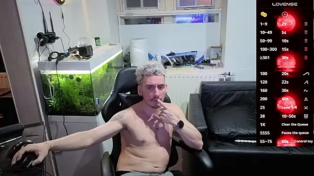 Snapshot of Rayzel_White chatting on 02.17.26 Rayzel White online show from 02.17.26