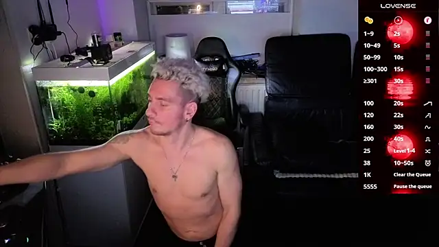 Snapshot of Rayzel_White chatting on 02.21.26 Rayzel White online show from 02.21.26