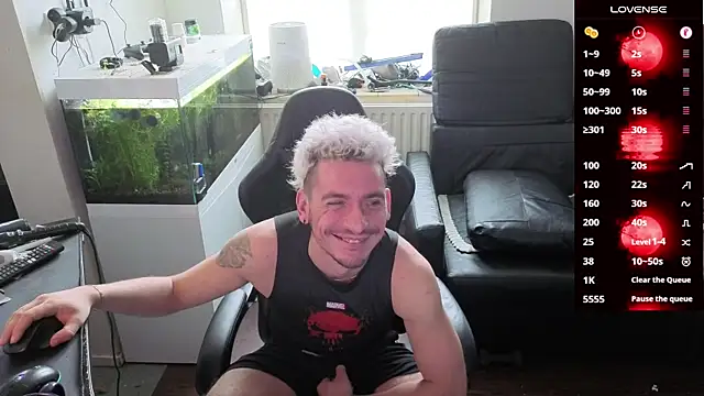 Snapshot of Rayzel_White chatting on 02.22.26 Rayzel White online show from 02.22.26