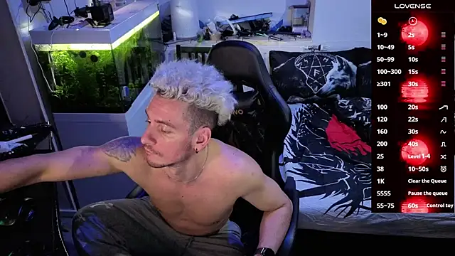 Snapshot of Rayzel_White chatting on 02.23.26 Rayzel White online show from 02.23.26