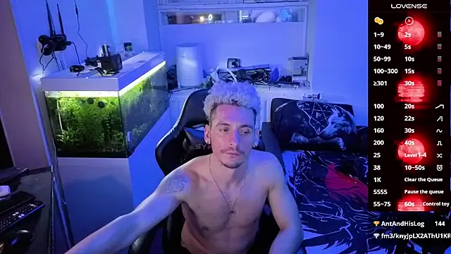 Snapshot of Rayzel_White chatting on 02.24.26 Rayzel White online show from 02.24.26