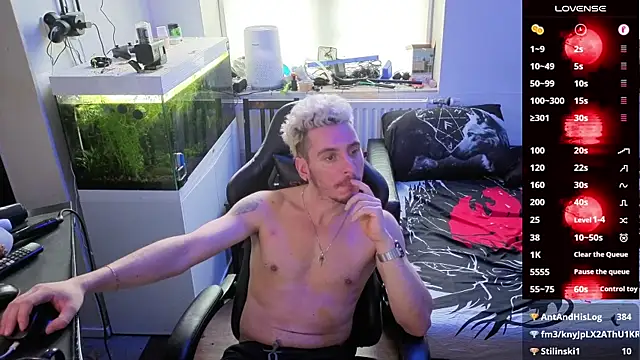 Snapshot of Rayzel_White chatting on 02.24.26 Rayzel White online show from 02.24.26