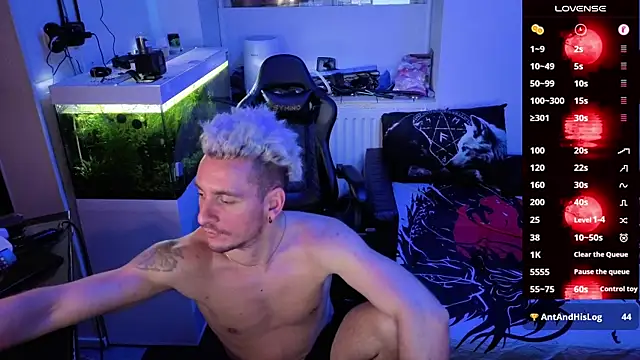 Snapshot of Rayzel_White chatting on 02.25.26 Rayzel White online show from 02.25.26