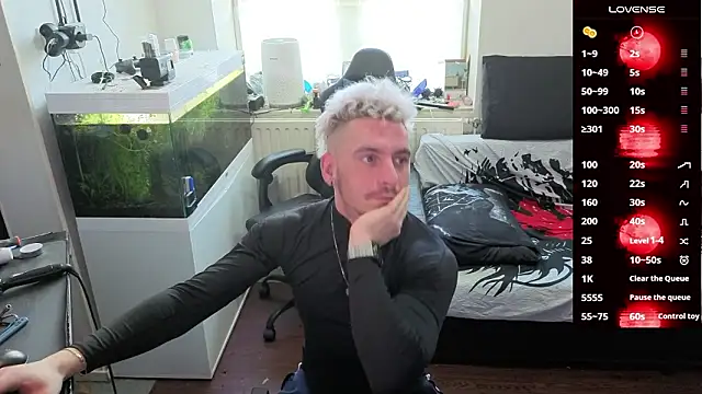 Snapshot of Rayzel_White chatting on 03.04.26 Rayzel White online show from 03.04.26