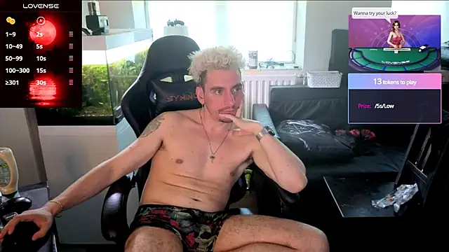 Rayzel White online show from 06.25.26