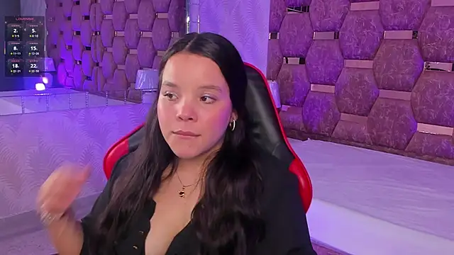 LilyPetite  online show from 01.16.26