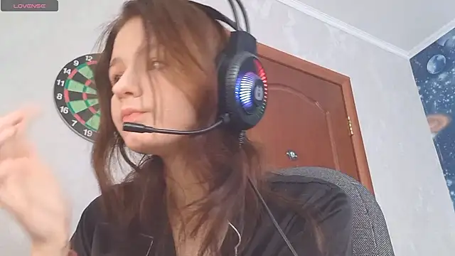 Snapshot of GameToiler chatting on 04.18.26 GameToiler online show from 04.18.26