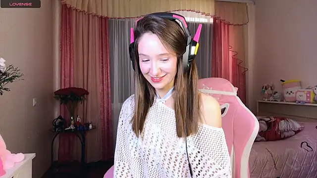 Snapshot of MarcelaBlas chatting on 06.08.26 MarcelaBlas online show from 06.08.26