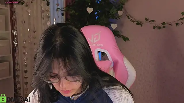 Snapshot of Leslie_Wholsh chatting on 03.10.26 Leslie Wholsh online show from 03.10.26