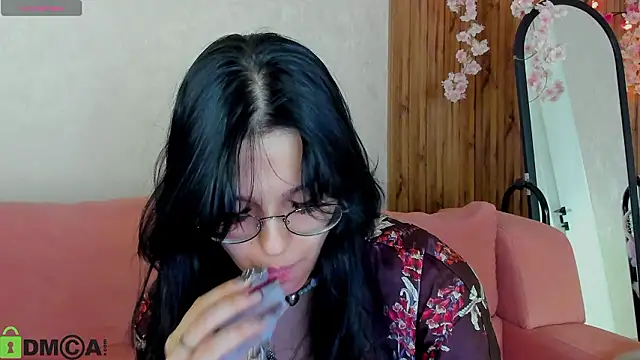 Snapshot of Leslie_Wholsh chatting on 03.15.26 Leslie Wholsh online show from 03.15.26