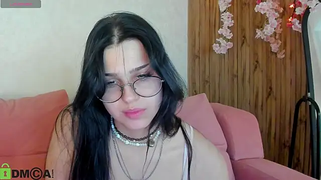 Snapshot of Leslie_Wholsh chatting on 04.12.26 Leslie Wholsh online show from 04.12.26