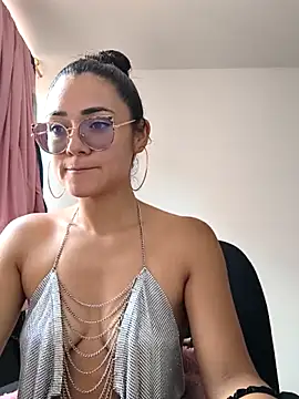 Freyarosse online show from 02.05.26