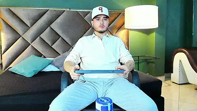 Snapshot of Salvattore_Muller chatting on 02.10.26 Salvattore Muller online show from 02.10.26