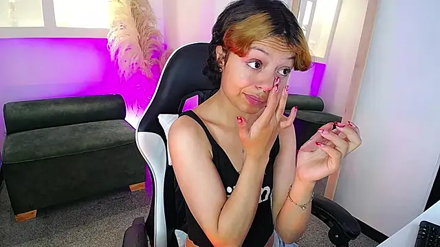 melodyy as online show from 04.16.26