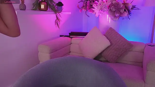 Snapshot of Dakota_velvet_ chatting on 02.18.26 Dakota velvet online show from 02.18.26