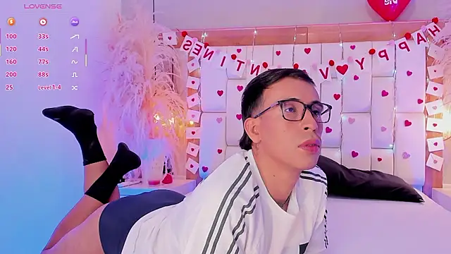 Mr aronnn  online show from 02.15.26